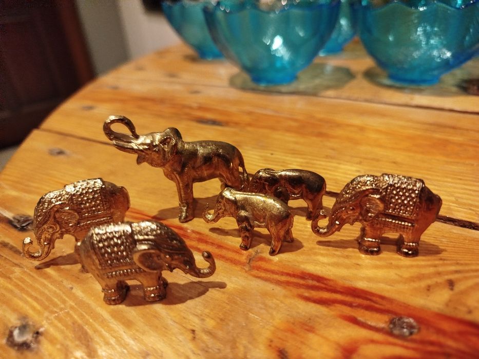 6 sztuk małych słoników, słoni z mosiądzu.