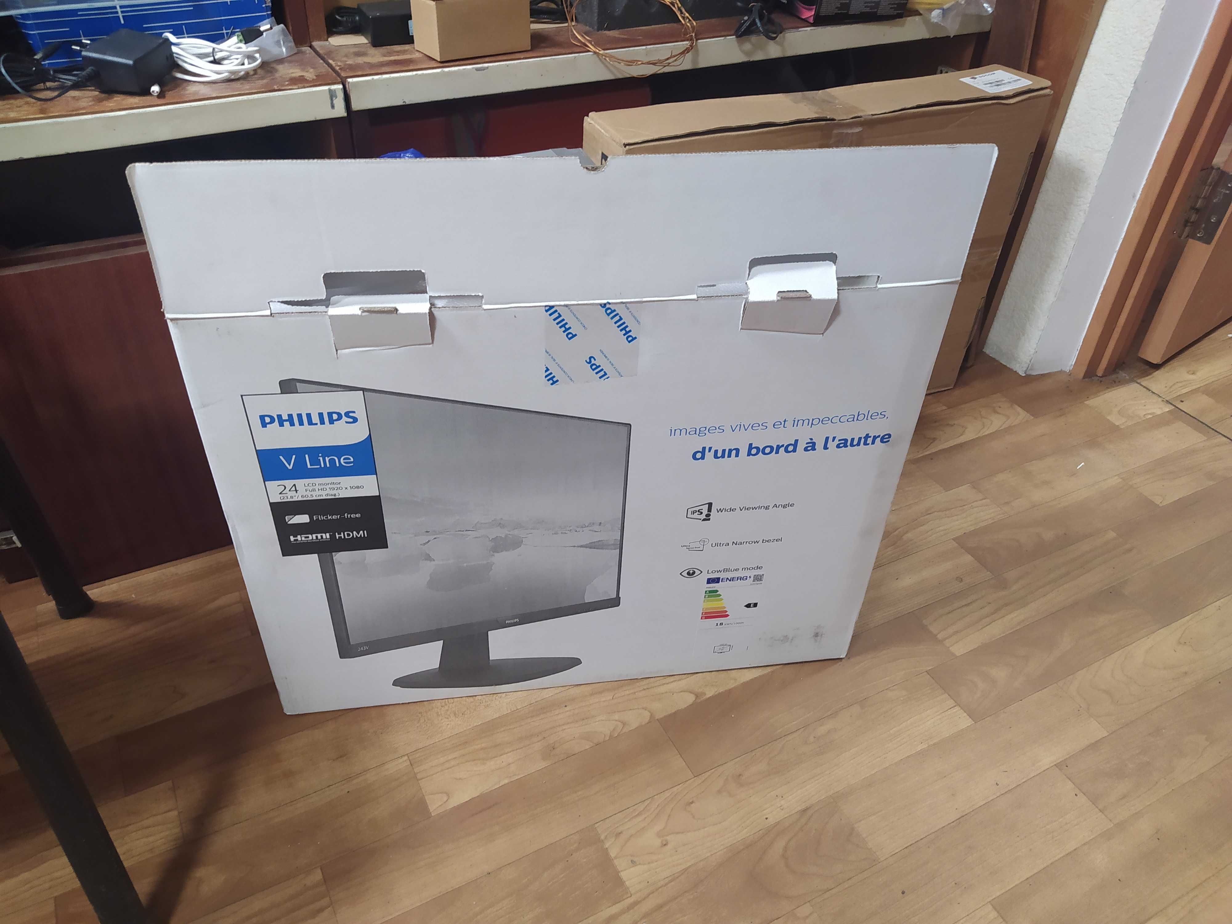 Монітор 23.8" Philips 243V на запчастини