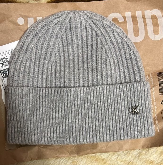 Шерстяная шапка Calvin Klein