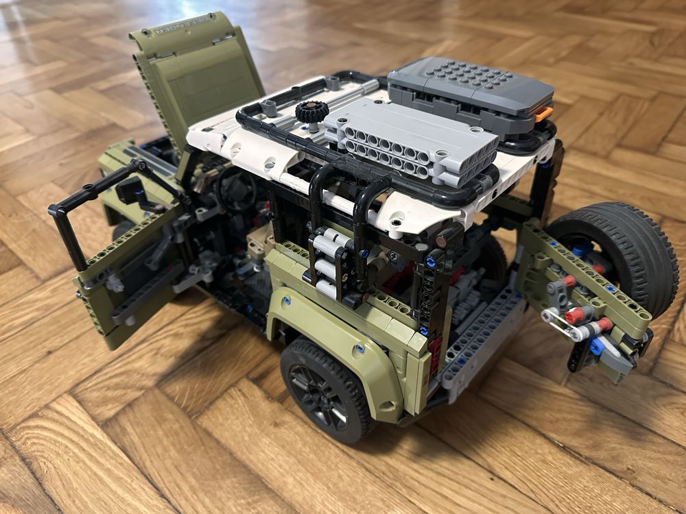 Lego® Technic Land Rover Defender 42110