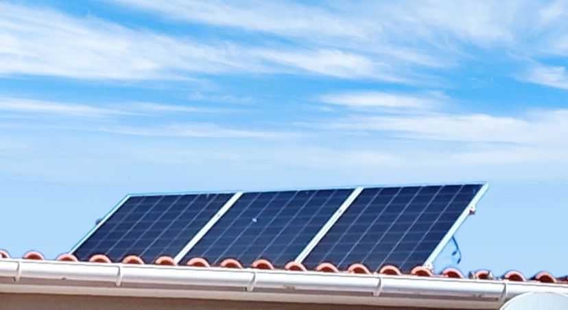 3 painéis solares 270w cada c/ 3 micro inversores