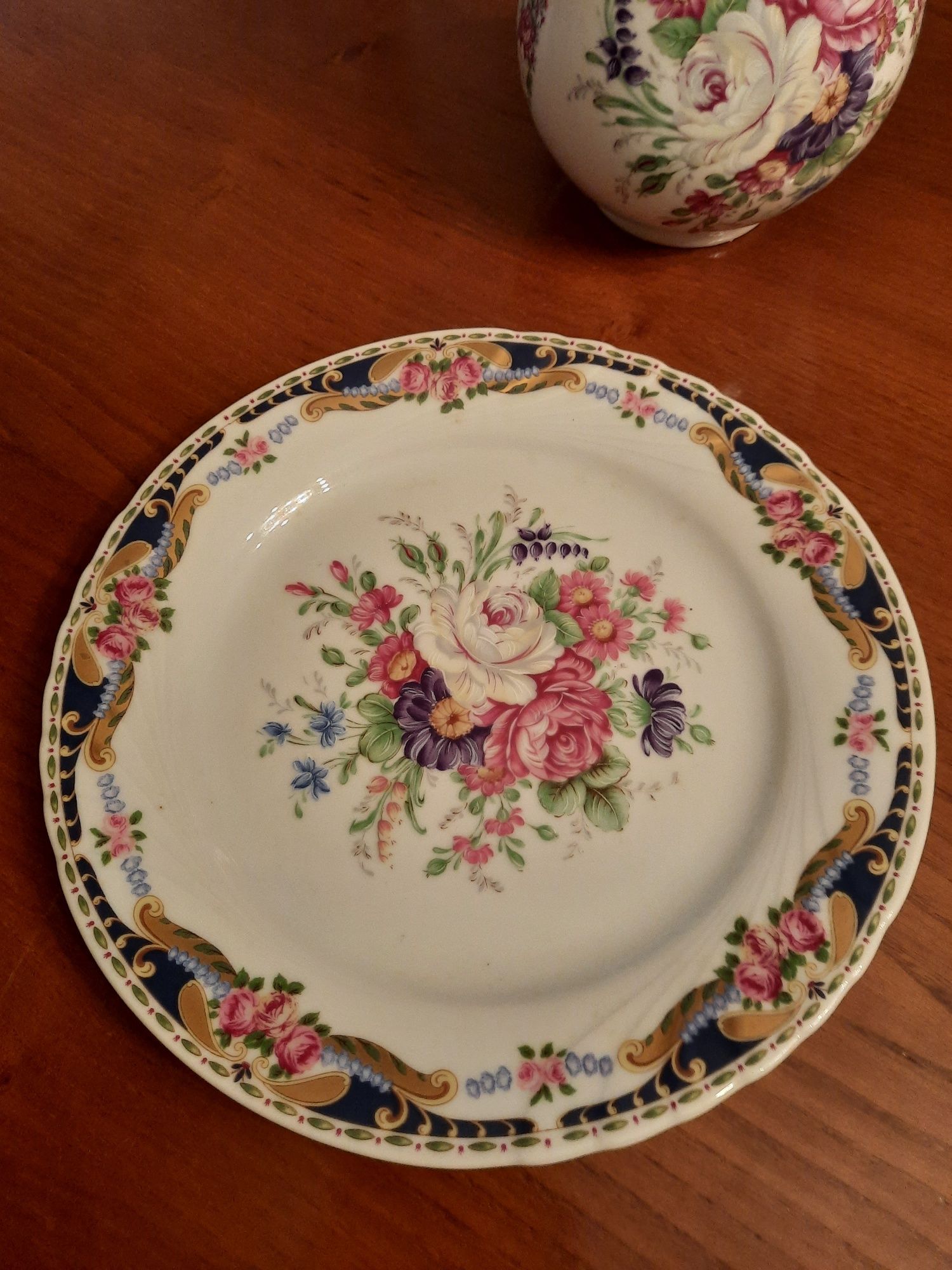 Conjunto de Louça Vizavi (Bule e Prato)