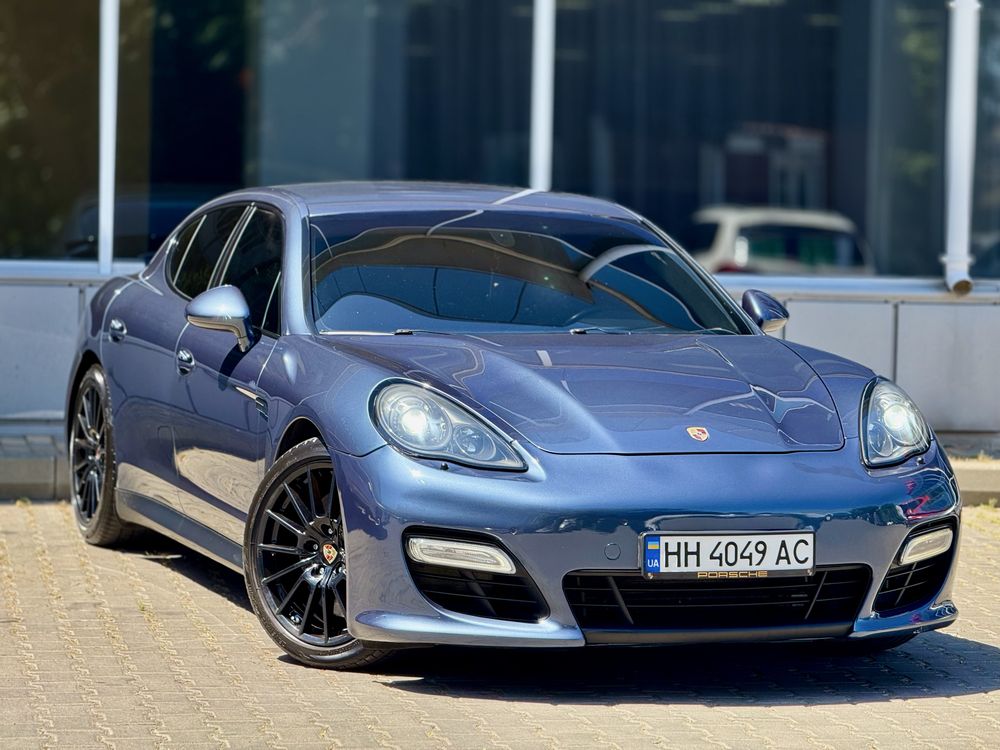 Porsche panamera GTS 4.8 2012