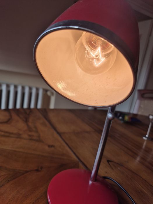 Lampka czerwona biurkowa