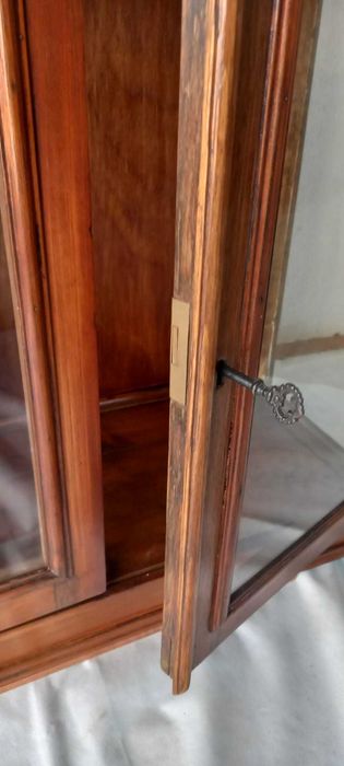 Oratorio Antigo em Madeira Cerejeira