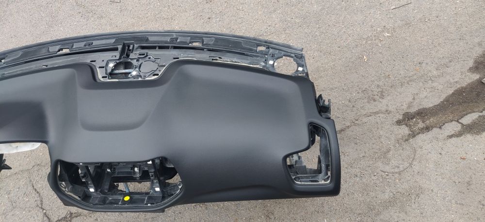 Торпедо передняя панель Jeep Compass