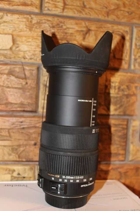 Sigma 18-200mm f3.5-6.3 II DC OS HSM на Canon со стабилизатором.