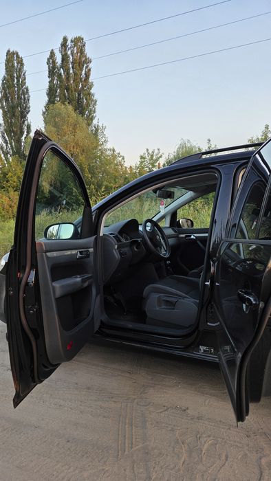 Продаи Volkswagen Touran 2009 року