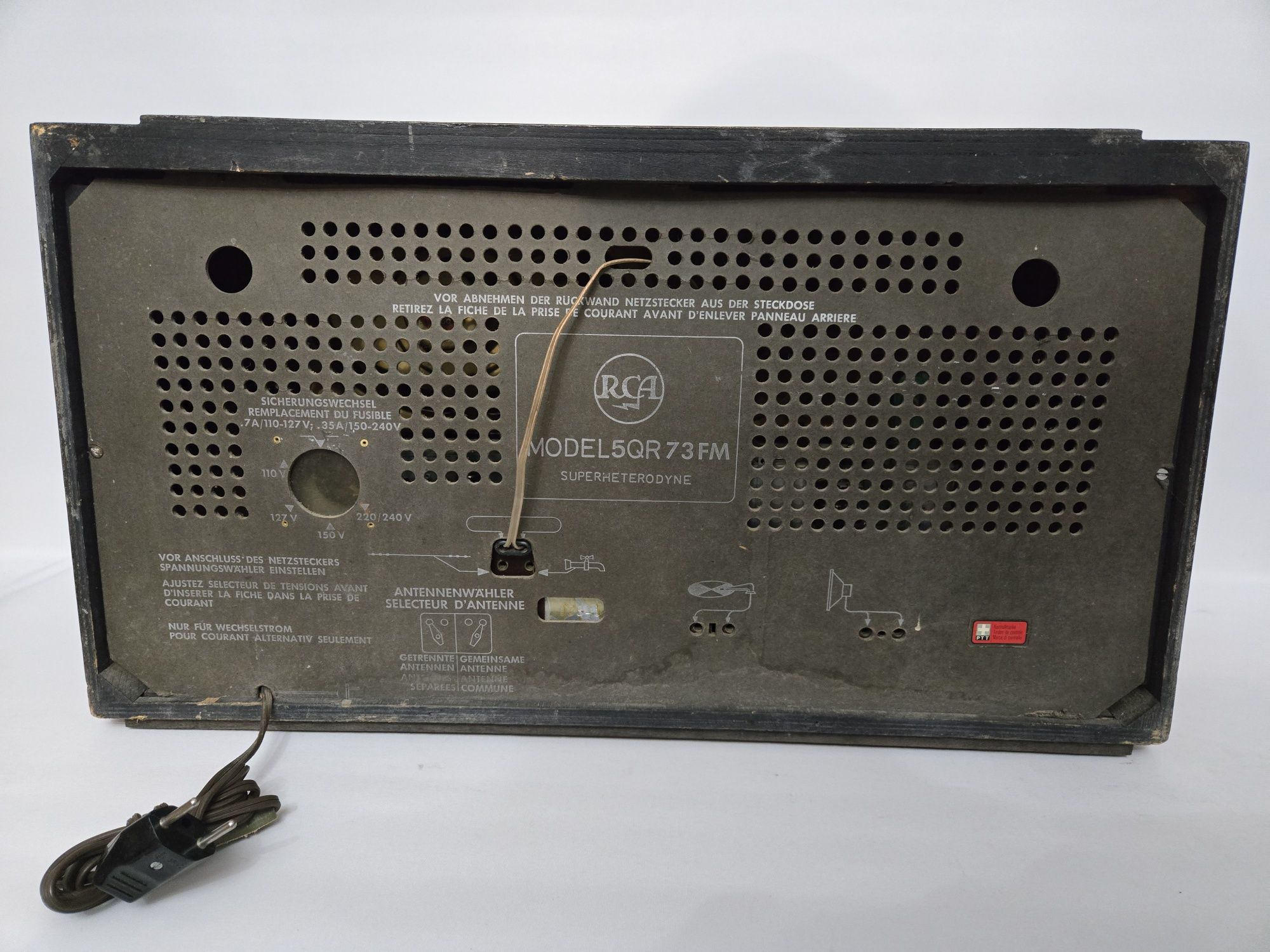 Rádio antigo reparado RCA