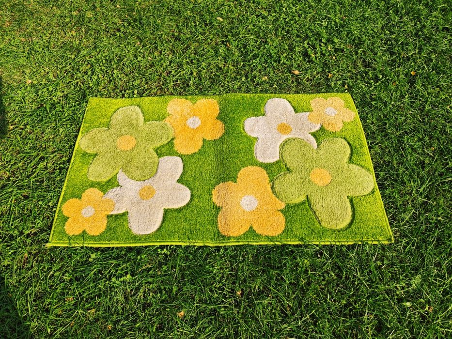 Zielony Dywan w Kwiaty