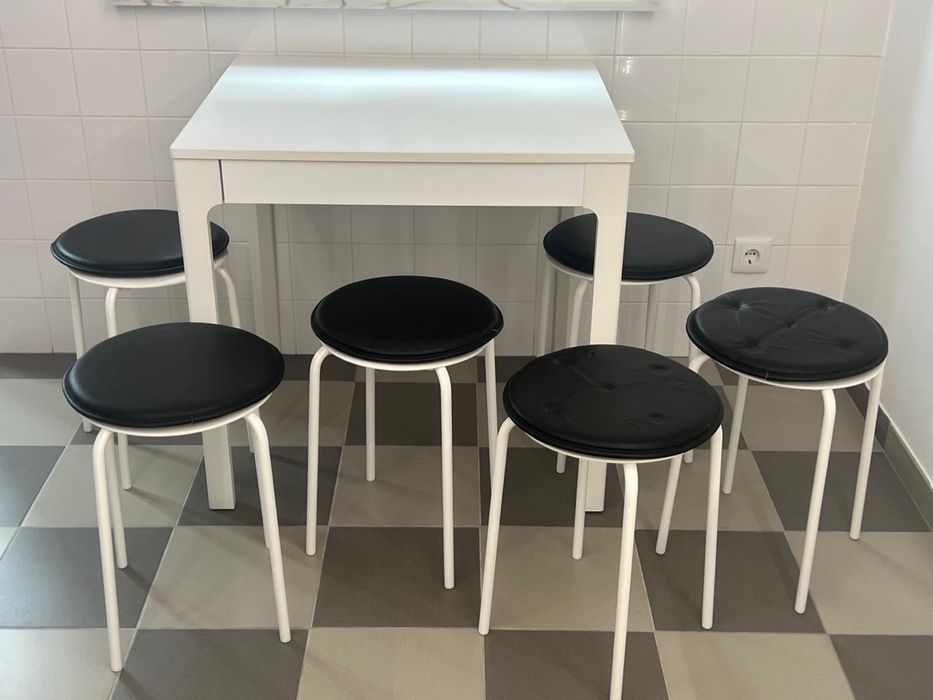 Conjunto Mesa de Cozinha Extensivel branca  + 6 Bancos
