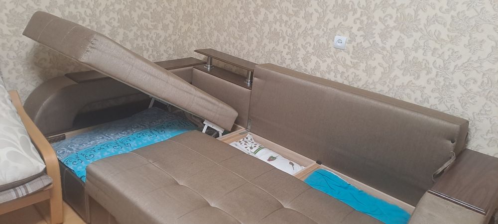 Кутовий розкладний диван