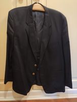 Vendo Blazer azul escuro. Em excelente estado.