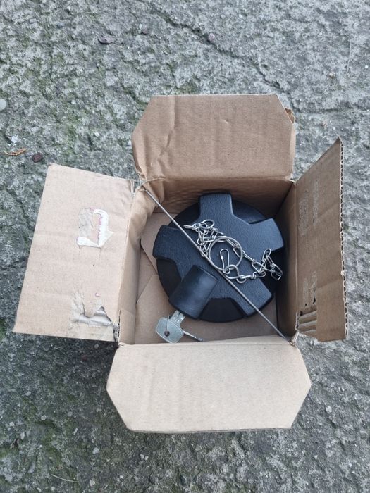 Korek wlewu paliwa volvo tir