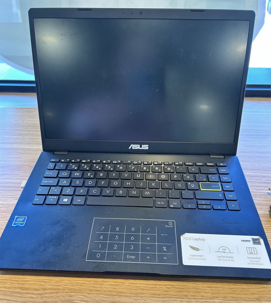 Asus VivoBook Laptop