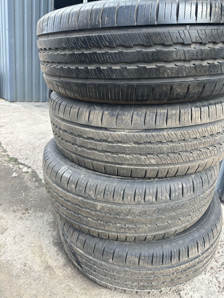 Резина 265/70R 16 майже нова