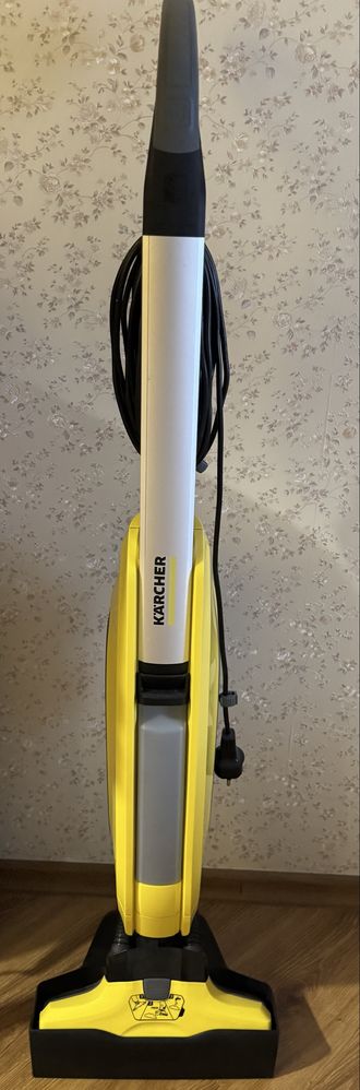 Продам миючий пилесос Karcher