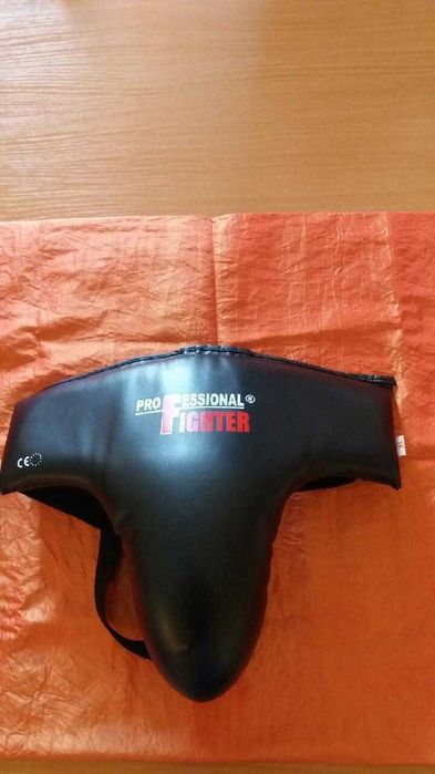 Męski ochraniacz do sportów walki