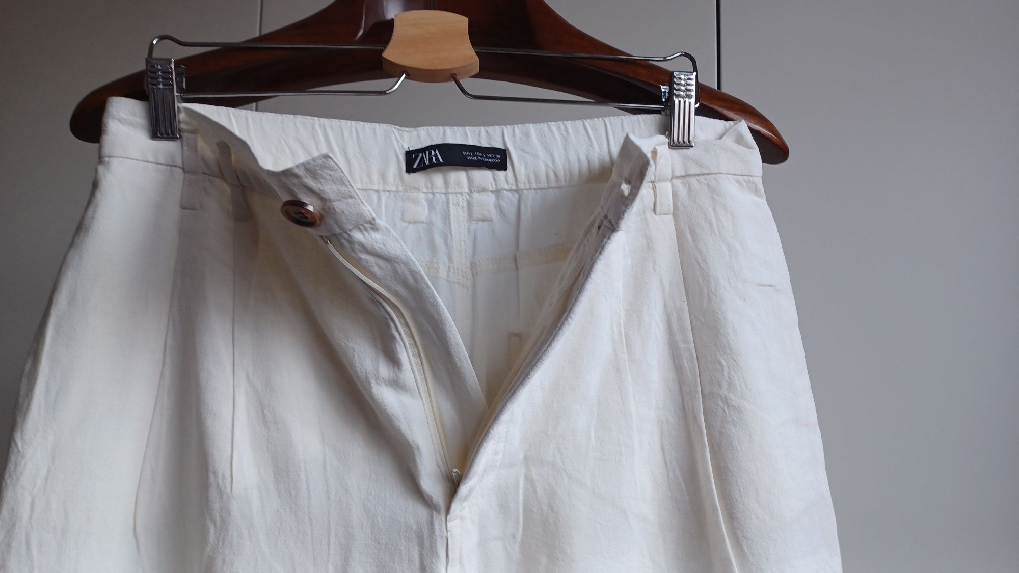 Calca Zara em branco