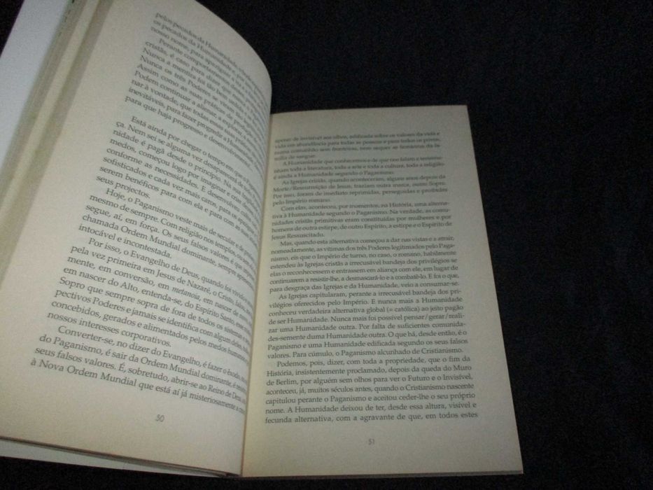 Livro Que fazer com esta igreja? Padre Mário Oliveira