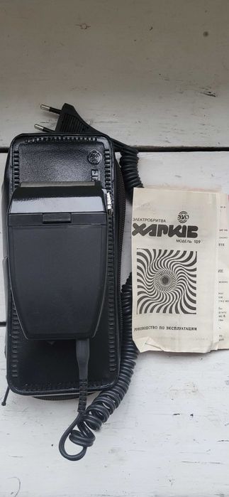 Советская электробритва ХАРЬКОВ-109 220В в дорожном кейсе СССР 1980-е