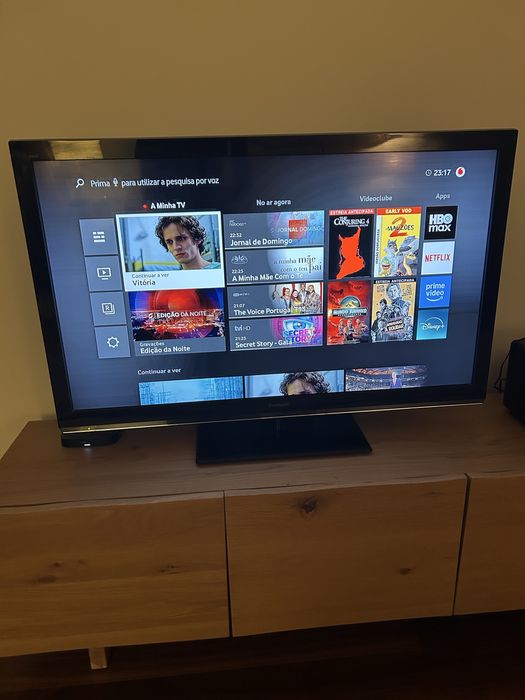 Panasonic Smart Viera LED TV TX-L42E5