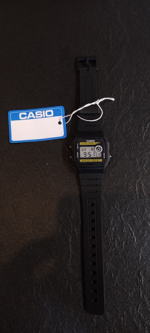 Sprzedam zegarki casio nowe