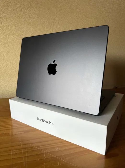 MacBook Pro M4 Pro 14" [Novo/Selado]