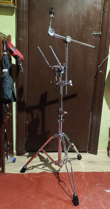 Продам барабанную стойку для томов