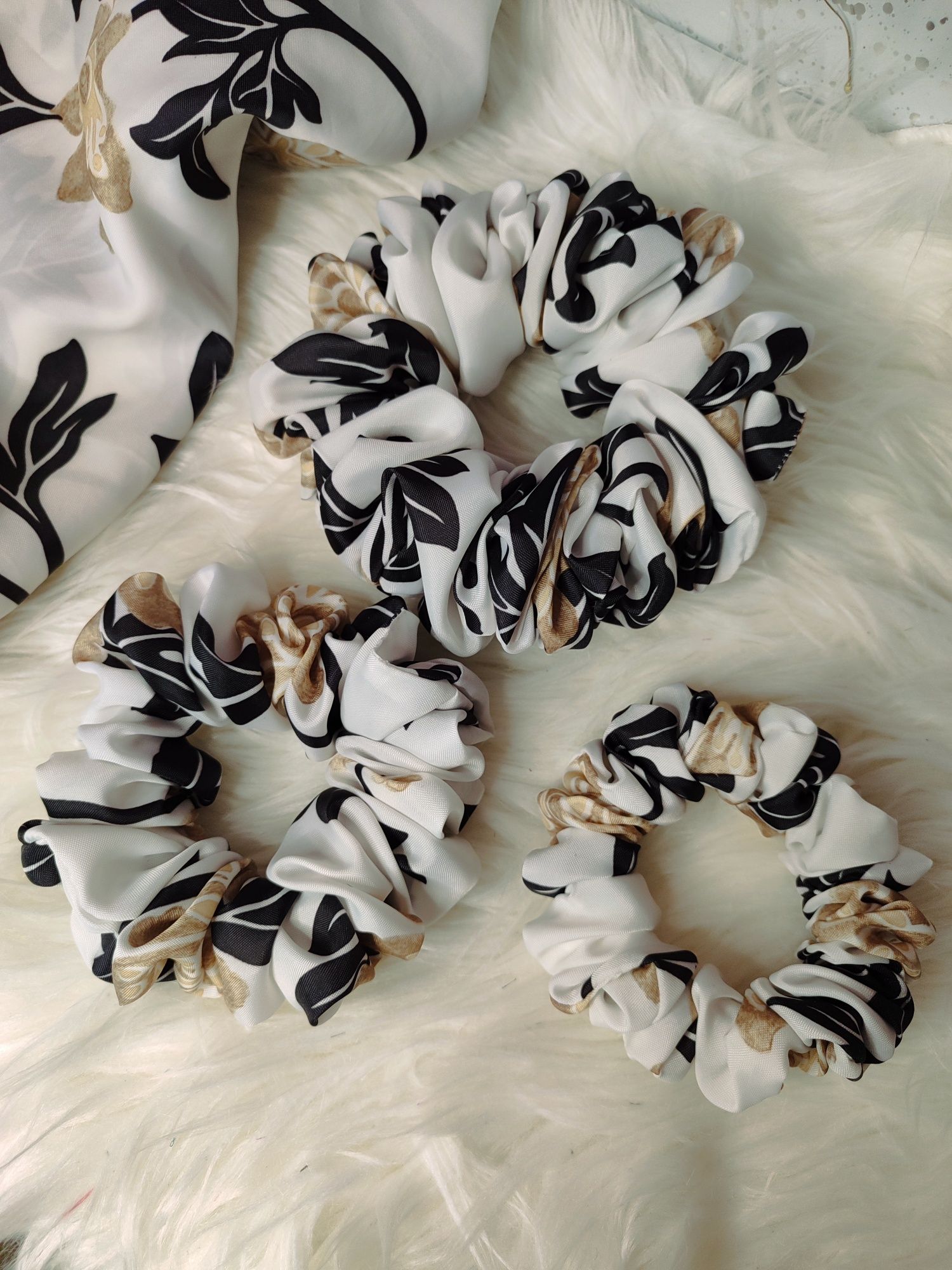 Scrunchie do włosów rozm S Satyna Żorżeta