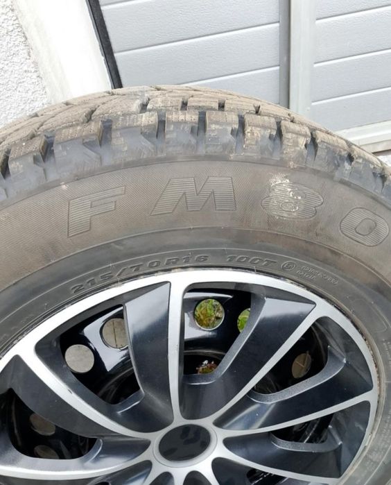 Opony Komplet 4 kół zimowych – 16 cali – stan idealny!