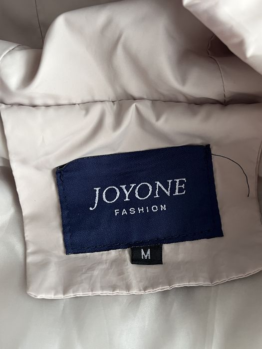 Осіння куртка жіноча бежева М