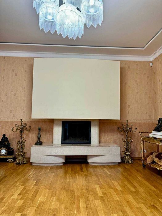 Продам просторий будинок по вул.Сельських (Алтайські озера)