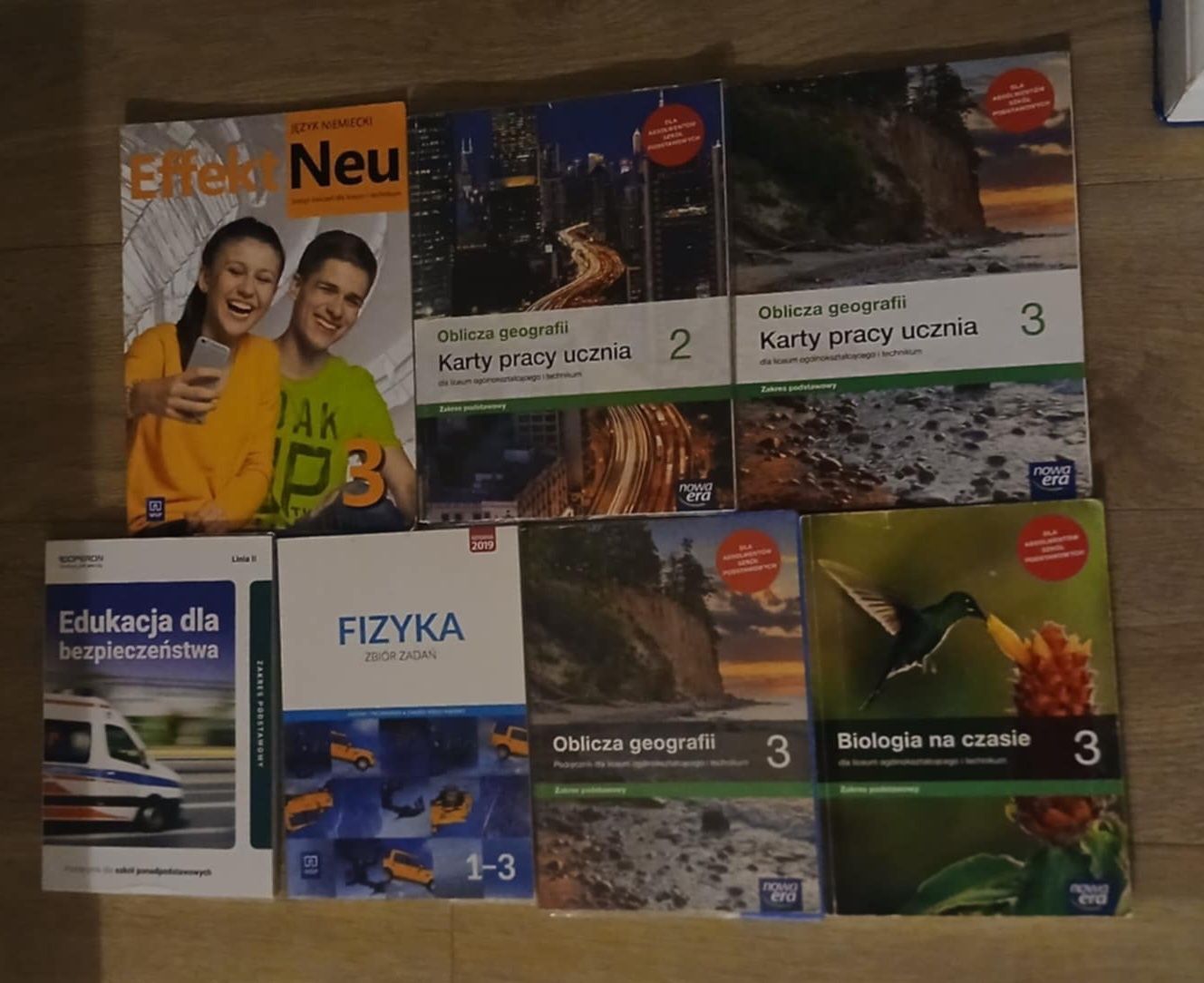 Sprzedam podreczniki i ćwiczenia w stanie idealnym