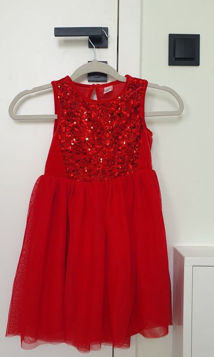 Elegancka czerwona sukienka z cekinami 116 Pepco