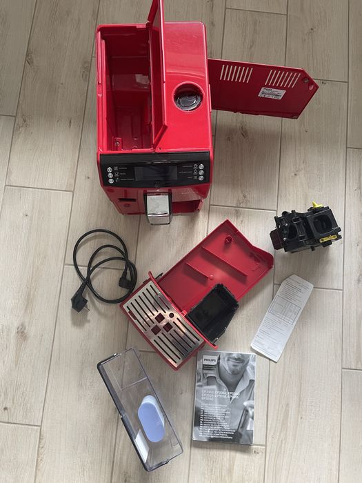 Продам кавомашину Philips EP 3363 червонa,
