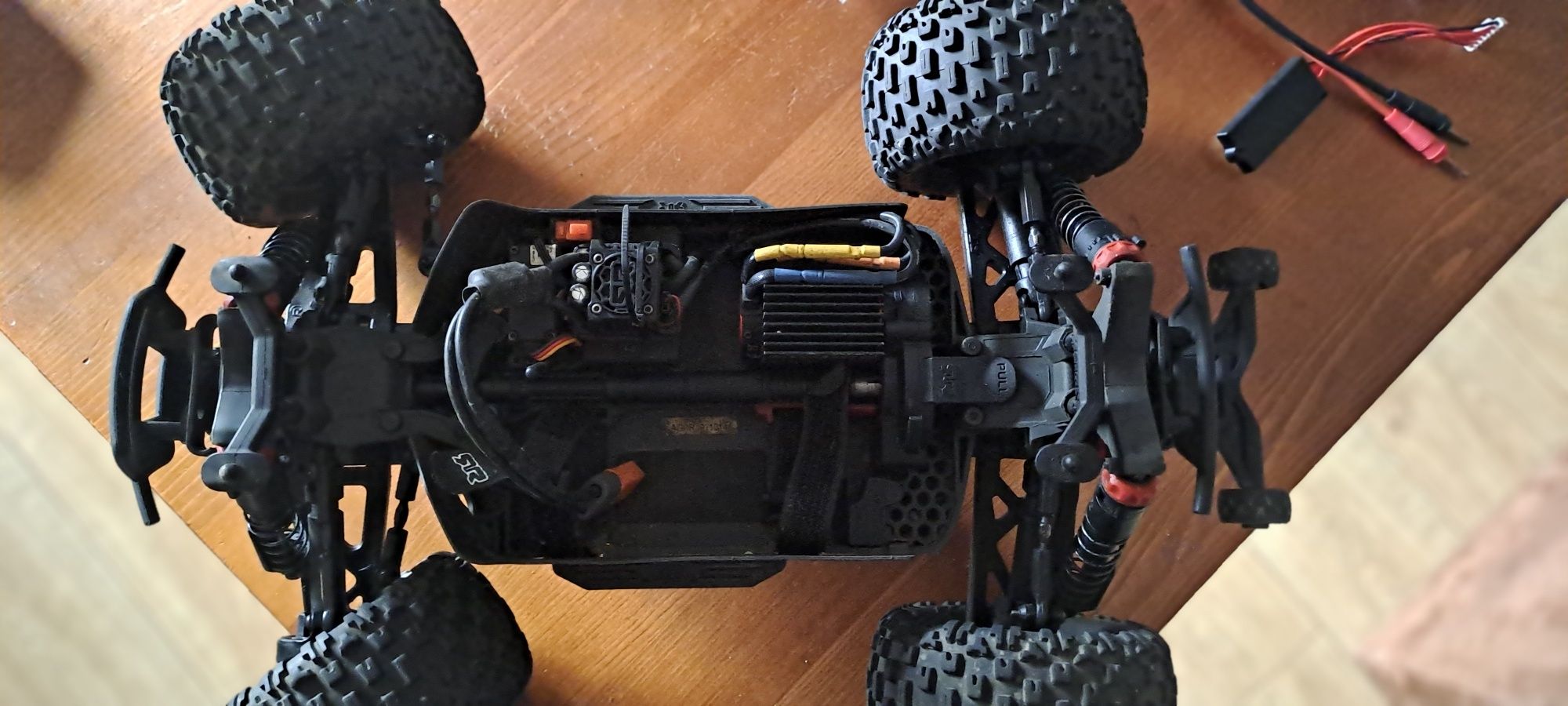 Sprzedam model Arrma Granite 4×4 3s