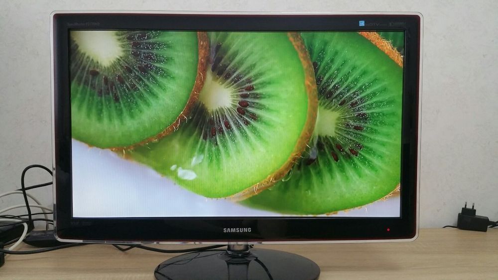 Шикарный телевизор SAMSUNG