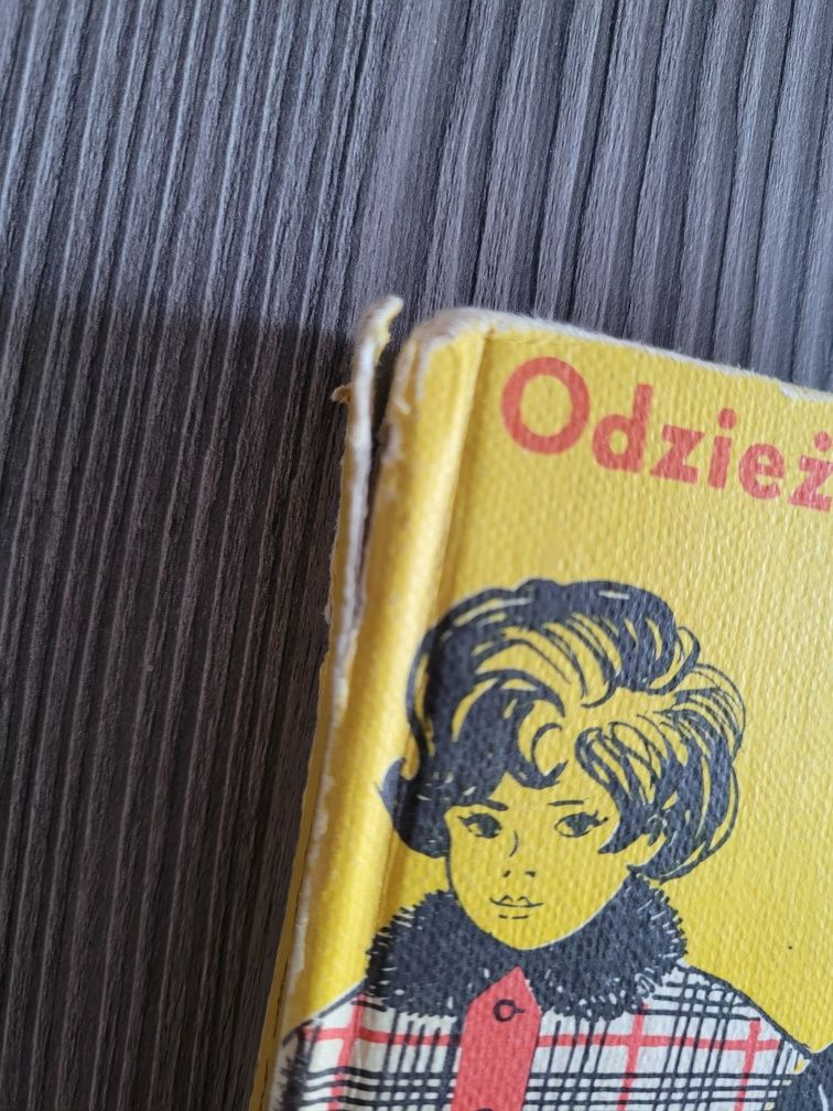 4446. "Kulisy kroju i szycia" Zofia Hanus