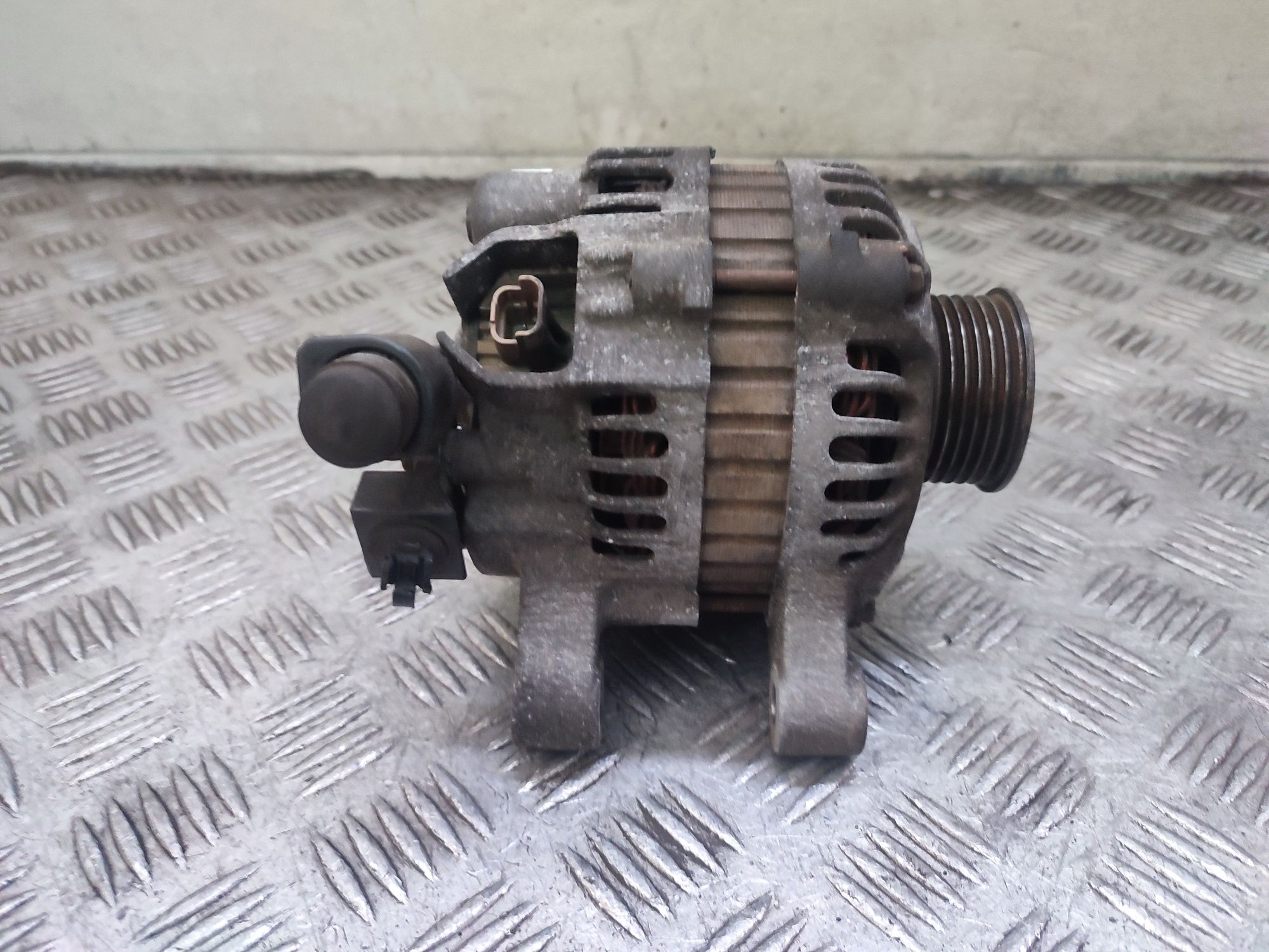 Peugeot 206 1.4 8v alternator