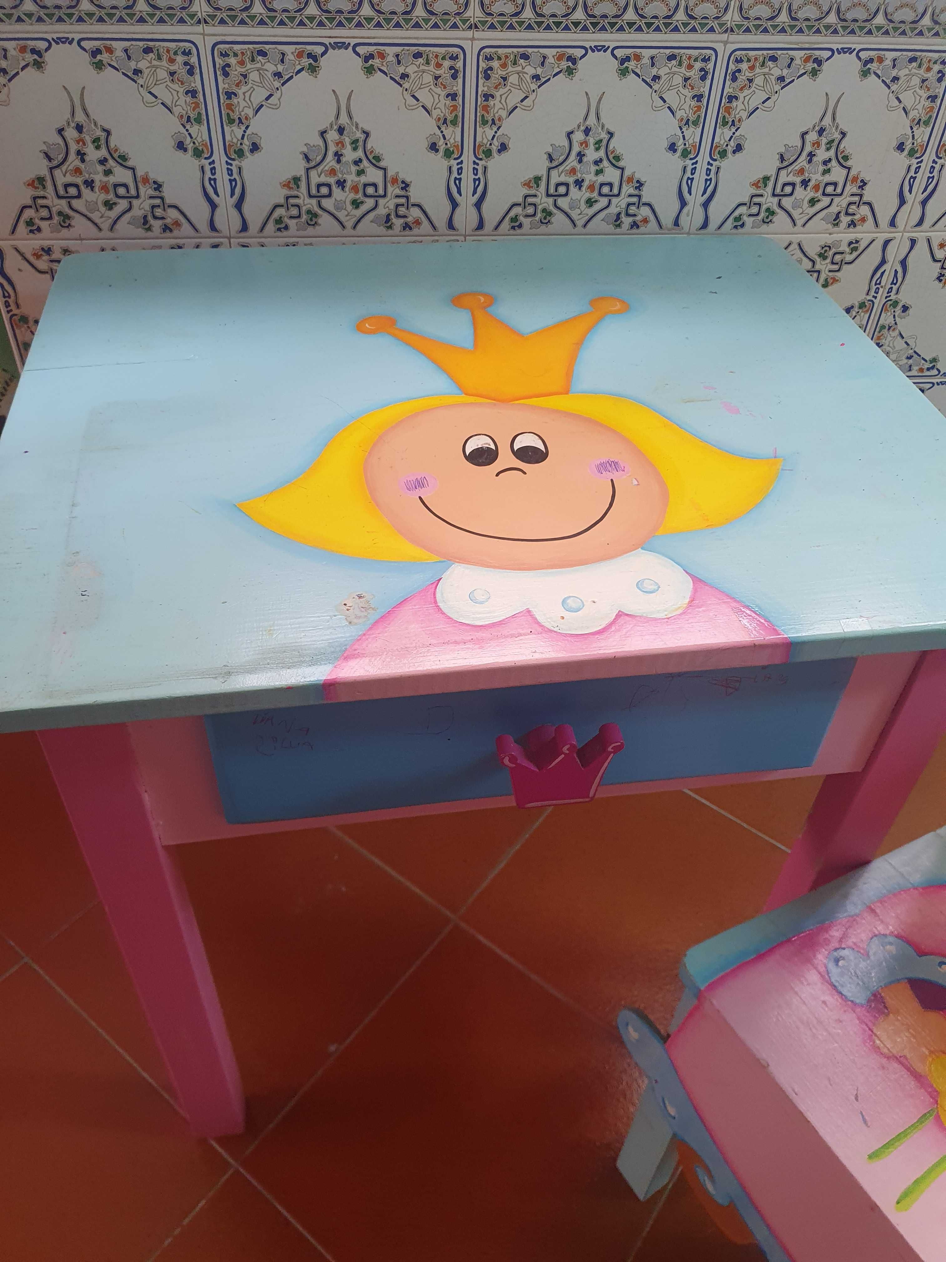 Mesa + Cadeira Infantil