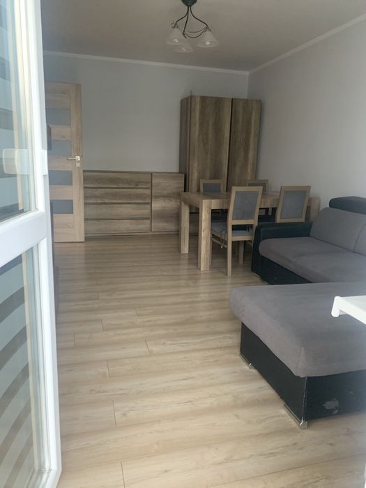 pokój z balkonem (20m) dla pary lub 1 osoby  w mieszkaniu 2-pokojowym