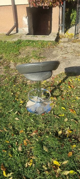 Hoker obrotowy czarny