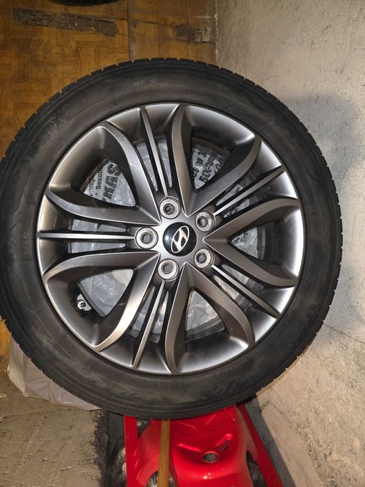 Felgi z oponami zima Hyundai 5x114.3 215/50/17 NOWA CENA TYLKO DO11.10