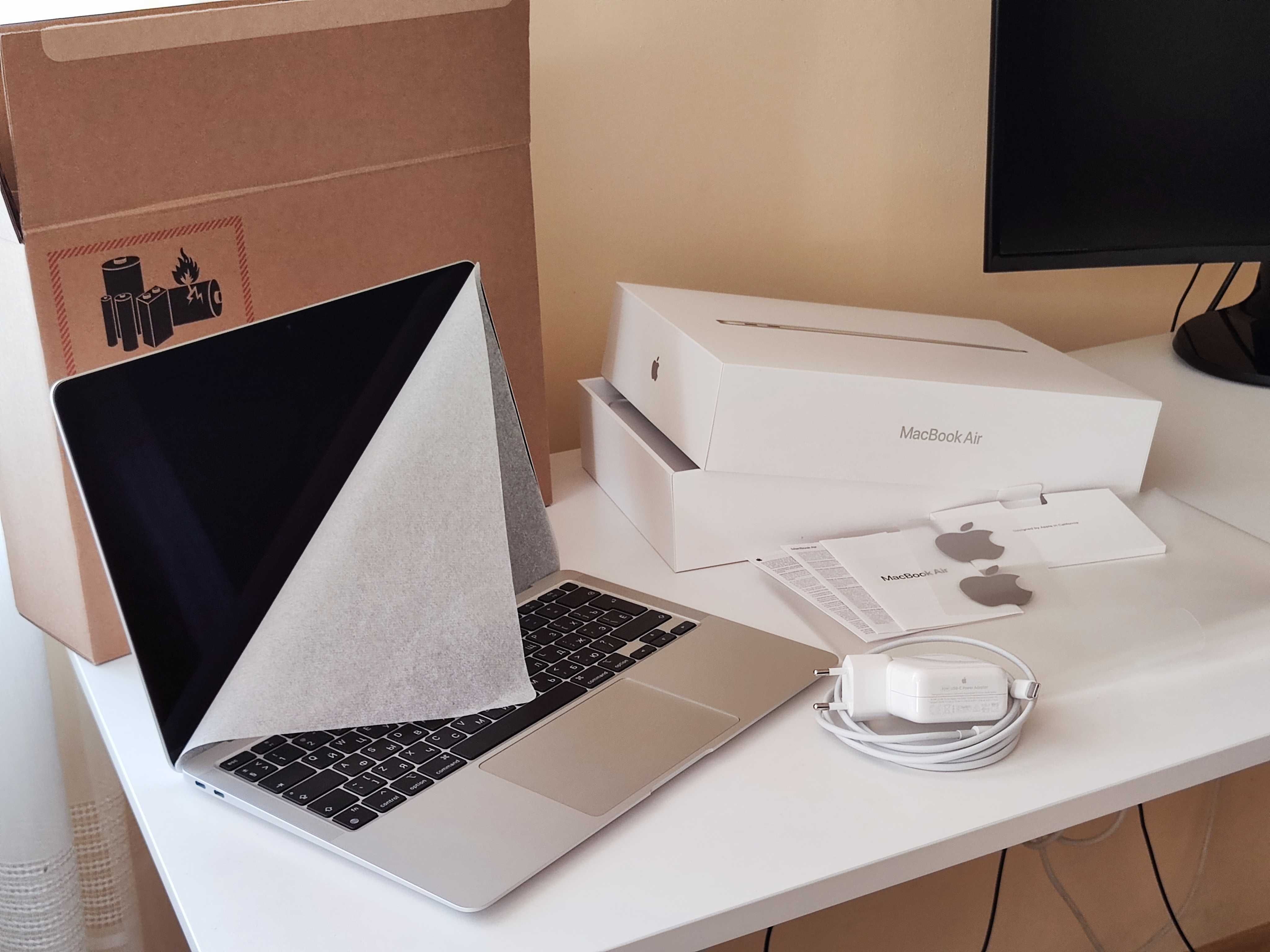 Apple MacBook Air M1 (2020) Silver, 8/256, офіційний (UA)