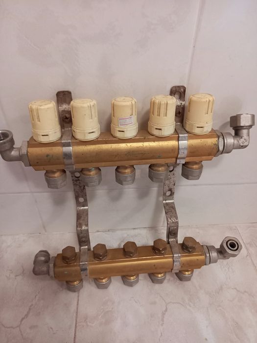 Колектор для теплої підлоги.