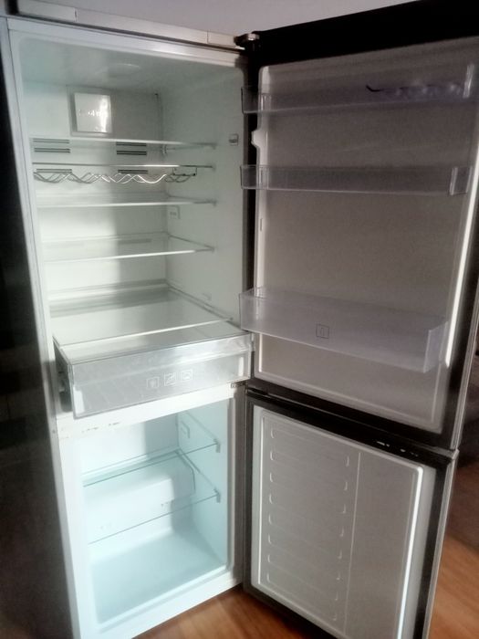 Lodowka BEKO z wyświetlaczem