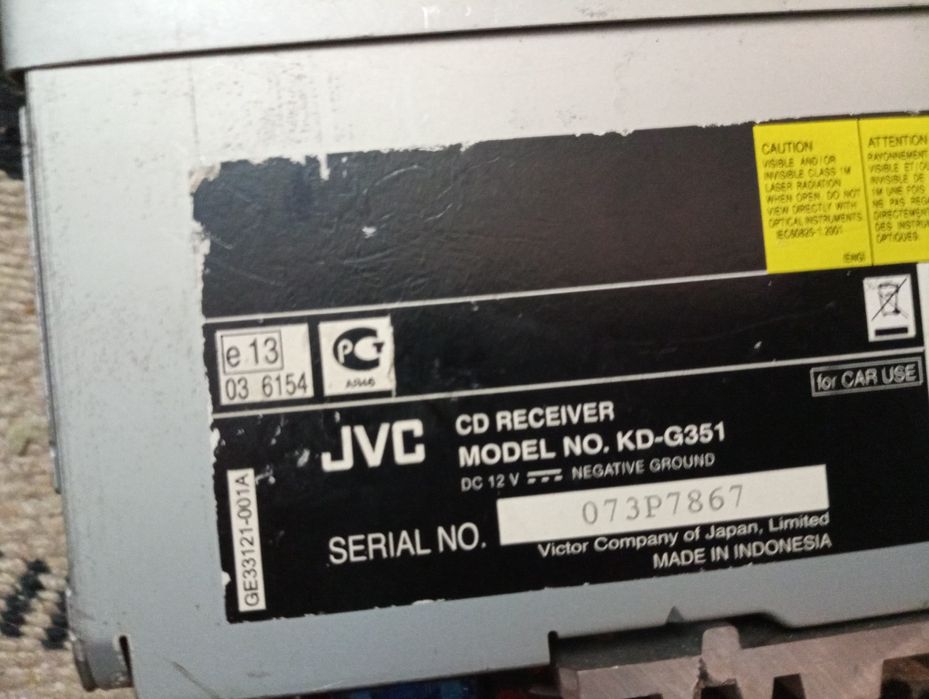Auto radio JVC com 2 colunas	Usado mas a funcionar bem