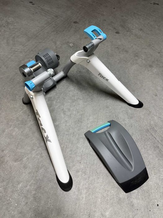 Rolo de Treino Bicicleta TACX Flow Smart T2240