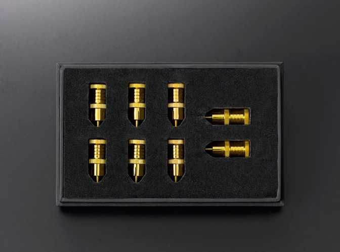 Zaślepki do wzmacniacza redukujące zakłócenia Luxman